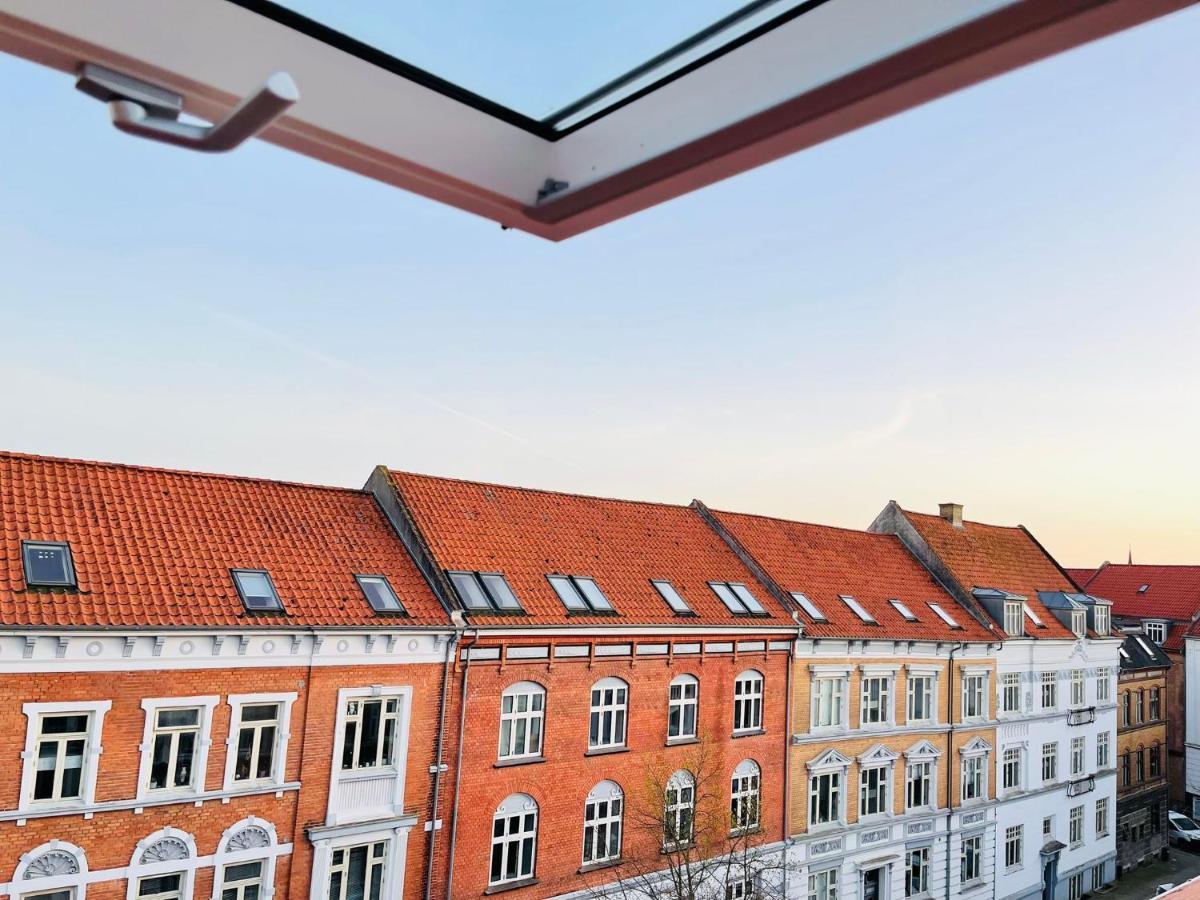 Scandinavian Apartment Hotel - Lunden 1 - Central 3 Bedroom Apartment On Two Floors ホーセンス エクステリア 写真